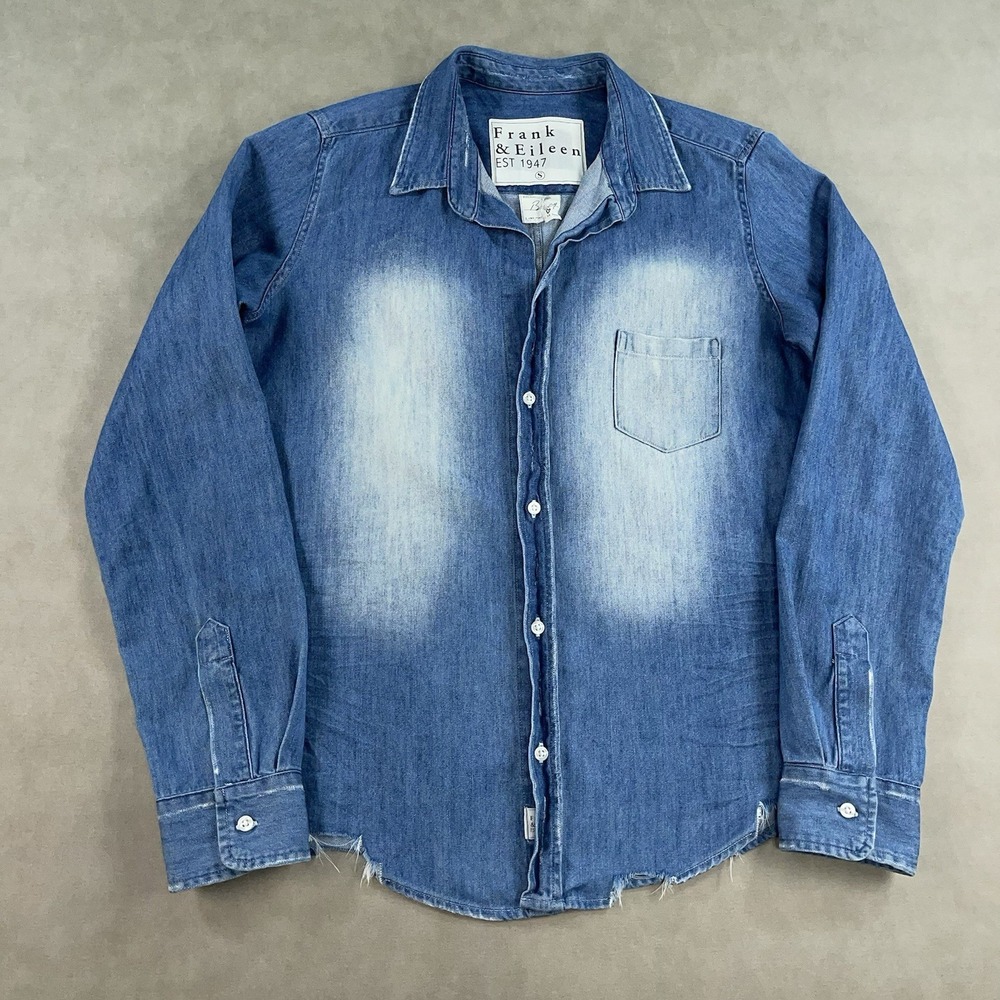 Frank & Eileen Shirt Womens Small Blue Barry Denim Button Up Distressed Relaxed